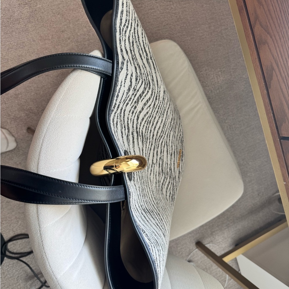 Jacquemus Le Bambola Zebra Tote - Picture 7 of 10